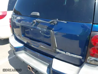 2003 Chevrolet TrailBlazer LS with VIN 1GNDS13S832174543, listed as a IAAI auction lot 42087307 with 123,519 mi miles. Bid and sale history available at carsss.com. Image 6.
