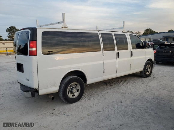 2016 Chevrolet Express Passenger LT with VIN 1GAZGPFG2G1269808, listed as a Copart auction lot 42686785 with 157,121 mi miles and Salvage Title. Bid and sale history available at carsss.com. Image 3.