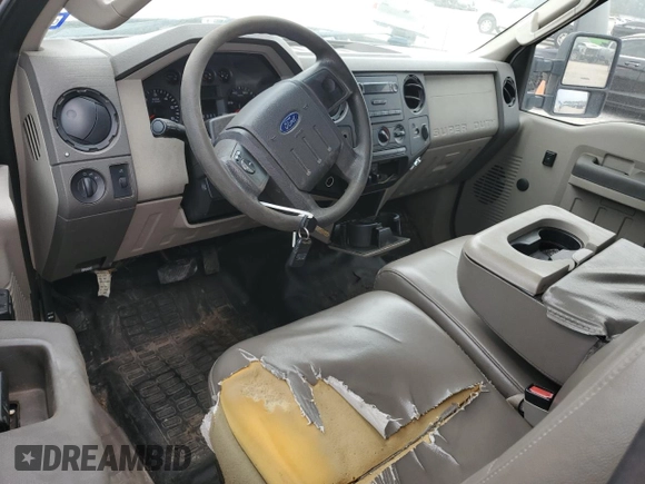 2008 Ford F-250 XL with VIN 1FTSX20518EA44812, listed as a Copart auction lot 49331275 with 102,304 mi miles and Salvage title. Bid and sale history available at DreamBid. Image 8.