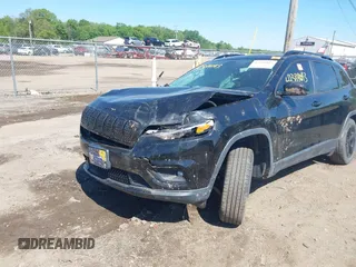 2019 Jeep Cherokee Latitude Plus with VIN 1C4PJMLX8KD432780, listed as a IAAI auction lot 42384043 with 98,099 mi miles and . Bid and sale history available at DreamBid. Image 6.