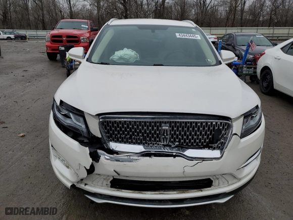 2019 Lincoln MKC Standard with VIN 5LMCJ1D92KUL01799, listed as a Copart auction lot 43443445 with 70,443 mi miles and Salvage Title. Bid and sale history available at carsss.com. Image 5.