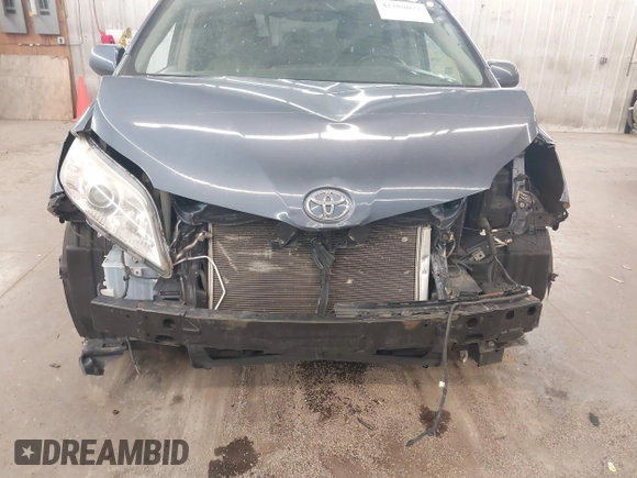 2016 Toyota Sienna XLE with VIN 5TDYK3DC3GS747411, listed as a IAAI auction lot 42289072 with 184,546 mi miles and . Bid and sale history available at DreamBid. Image 6.