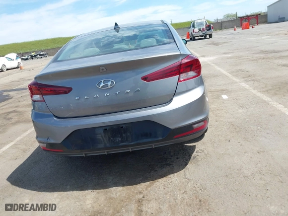 2019 Hyundai Elantra Preferred with VIN KMHD84LF5KU752284, listed as a IAAI auction lot 42011404 with 88,327 mi miles. Bid and sale history available at carsss.com. Image 16.