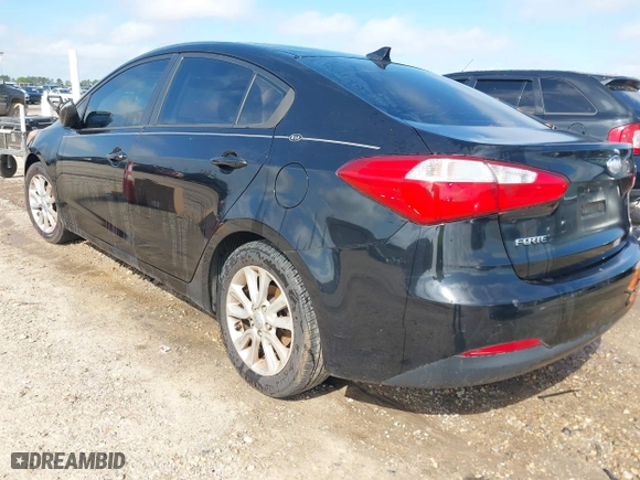 2015 Kia Forte LX with VIN KNAFX4A60F5313476, listed as a IAAI auction lot 41852242 with 161,532 mi miles. Bid and sale history available at carsss.com. Image 3.