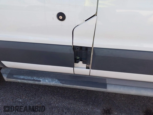 2018 Ford Transit с VIN 1FTYR1YM0JKA92299, выставлен на аукционе IAAI как лот 42585313 с пробегом 156 791 миль миль и . История ставок и продаж доступна на DreamBid. Изображение 20.