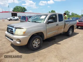 2006 Toyota Tacoma with VIN 5TETX22N76Z288234, listed as a IAAI auction lot 42662296 with 232,395 mi miles and . Bid and sale history available at DreamBid. Image 2.
