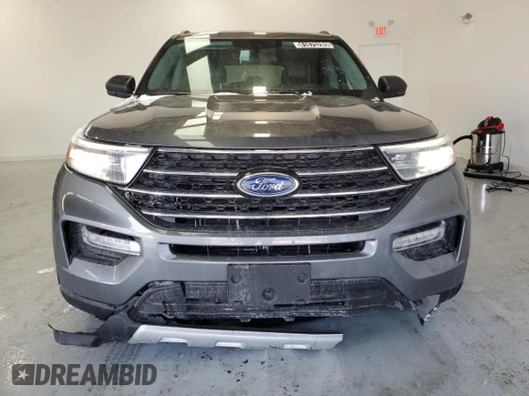2023 Ford Explorer XLT with VIN 1FMSK7DH4PGB71018, listed as a Copart auction lot 41675285 with 28,314 mi miles and Clean Title. Bid and sale history available at carsss.com. Image 5.