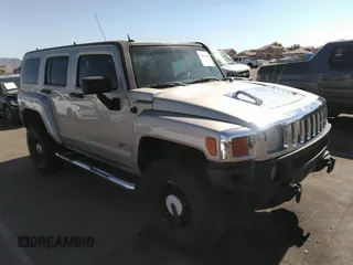 2006 Hummer H3 z VIN 5GTDN136668176921, wystawiony jako IAAI lot #36837208 z przebiegiem 114 034 mil mil oraz . Historia ofert i sprzedaży dostępna na DreamBid. Obrazek 1.