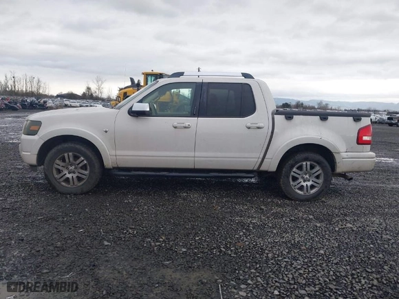 2008 Ford Explorer Sport Trac Limited with VIN 1FMEU53888UA00336, listed as a IAAI auction lot 41121752 with 204,795 mi miles. Bid and sale history available at carsss.com. Image 14.