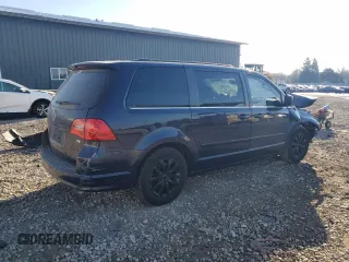 2014 Volkswagen Routan SE with VIN 2C4RVABG1ER134831, listed as a Copart auction lot 84247044 with 111,982 mi miles and Non repairable. Bid and sale history available at DreamBid. Image 3.