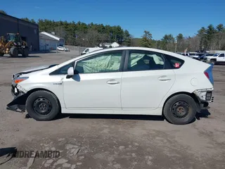 2015 Toyota Prius Four z VIN JTDKN3DU9F1875847, wystawiony jako IAAI lot #41937117 z przebiegiem 150 735 mil mil oraz . Historia ofert i sprzedaży dostępna na DreamBid. Obrazek 15.