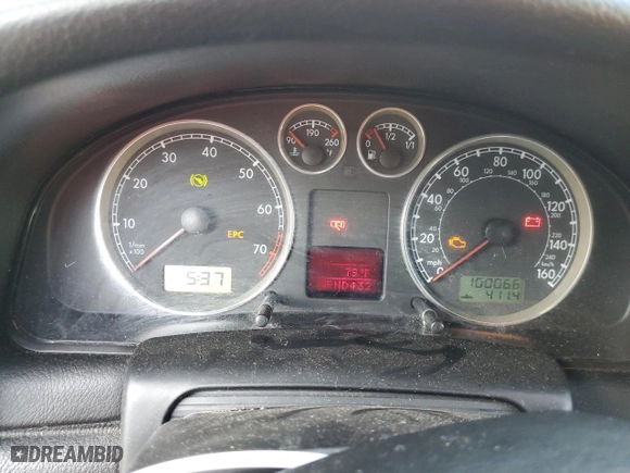 2003 Volkswagen Passat GL with VIN WVWMD63B83P051506, listed as a Copart auction lot 70968654 with 100,066 mi miles and Salvage Title. Bid and sale history available at carsss.com. Image 9.