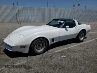 1981 Chevrolet Corvette z VIN 1G1AY8768BS430915, wystawiony jako Copart lot #59039315 z przebiegiem 76 396 mil mil oraz Czysty tytuł • Clean title. Historia ofert i sprzedaży dostępna na DreamBid. Obrazek 1.