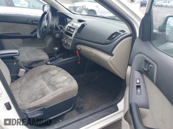 2010 Kia Forte EX z VIN KNAFU4A28A5824092, wystawiony jako IAAI lot #42233005 z przebiegiem 236 206 mil mil oraz . Historia ofert i sprzedaży dostępna na DreamBid. Obrazek 5.