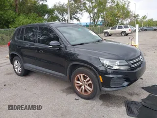 2013 Volkswagen Tiguan SE z VIN WVGAV3AX4DW607441, wystawiony jako IAAI lot #42173141 z przebiegiem 113 186 mil mil oraz . Historia ofert i sprzedaży dostępna na DreamBid. Obrazek 1.