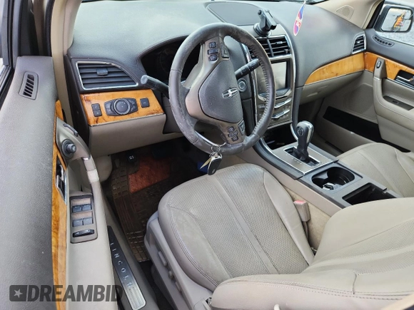 2011 Lincoln MKX z VIN 2LMDJ6JK4BBJ21777, wystawiony jako Copart lot #60412835 z przebiegiem Nie podano mil oraz Szkoda całkowita • Salvage title. Historia ofert i sprzedaży dostępna na DreamBid. Obrazek 8.