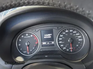 2017 Audi A3 Premium z VIN WAUAUGFF1H1058697, wystawiony jako IAAI lot #42159744 z przebiegiem 55 852 mil mil oraz . Historia ofert i sprzedaży dostępna na DreamBid. Obrazek 7.
