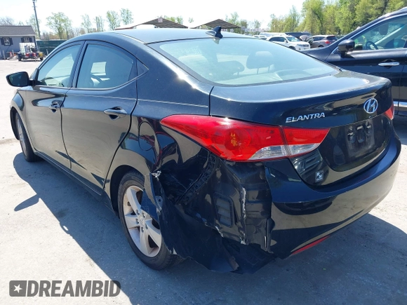 2013 Hyundai Elantra GLS z VIN KMHDH4AE6DU928322, wystawiony jako IAAI lot #42054141 z przebiegiem 147 986 mil mil oraz . Historia ofert i sprzedaży dostępna na DreamBid. Obrazek 6.