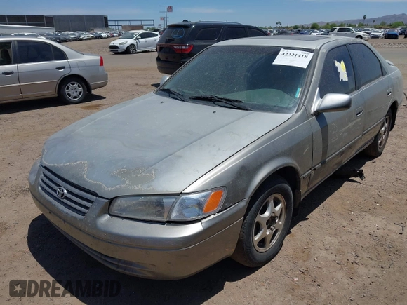 1998 Toyota Camry LE z VIN JT2BG22K8W0113985, wystawiony jako IAAI lot #42321418 z przebiegiem 277 270 mil mil oraz . Historia ofert i sprzedaży dostępna na DreamBid. Obrazek 6.