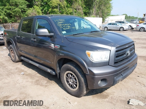 2013 Toyota Tundra z VIN 5TFDY5F18DX277032, wystawiony jako IAAI lot #42488623 z przebiegiem 287 801 mil mil oraz . Historia ofert i sprzedaży dostępna na DreamBid. Obrazek 1.