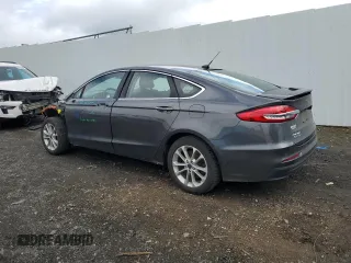 2019 Ford Fusion Titanium with VIN 3FA6P0SU9KR157802, listed as a Copart auction lot 61126605 with 70,764 mi miles and Salvage title. Bid and sale history available at DreamBid. Image 2.