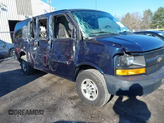 2008 Chevrolet Express Passenger z VIN 1GAGG25K581229174, wystawiony jako IAAI lot #41851511 z przebiegiem 86 897 mil mil oraz . Historia ofert i sprzedaży dostępna na DreamBid. Obrazek 1.