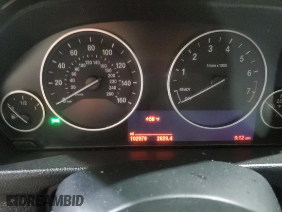 2015 BMW 3 Series 328i xDrive z VIN WBA3B5C55FF961191, wystawiony jako Copart lot #54799805 z przebiegiem 102 979 mil mil oraz Nie do naprawy • Non repairable. Historia ofert i sprzedaży dostępna na DreamBid. Obrazek 9.