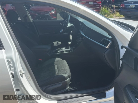 2020 Kia Optima LX z VIN 5XXGT4L3XLG424131, wystawiony jako Copart lot #58157845 z przebiegiem 103 682 mil mil oraz Czysty tytuł • Clean title. Historia ofert i sprzedaży dostępna na DreamBid. Obrazek 5.