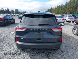 2022 Ford Escape SE Hybrid z VIN 1FMCU9BZ5NUA06681, wystawiony jako IAAI lot #42302156 z przebiegiem 61 582 mil mil oraz . Historia ofert i sprzedaży dostępna na DreamBid. Obrazek 17.