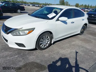 2018 Nissan Altima 2.5 SR with VIN 1N4AL3AP5JC140219, listed as a IAAI auction lot 41693558 with 132,919 mi miles. Bid and sale history available at carsss.com. Image 18.