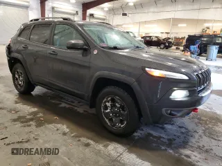 2017 Jeep Cherokee Trailhawk с VIN 1C4PJMBS0HW648724, выставлен на аукционе Copart как лот 62153095 с пробегом 96 606 миль миль и Списание • Salvage title. История ставок и продаж доступна на DreamBid. Изображение 4.