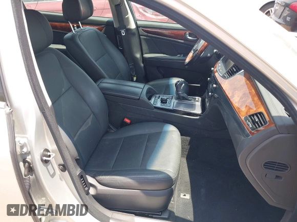 2014 Hyundai Equus Signature with VIN KMHGH4JH8EU080873, listed as a IAAI auction lot 42116898 with Not Provided miles and . Bid and sale history available at DreamBid. Image 5.