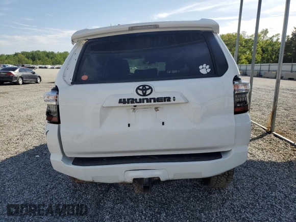 2022 Toyota 4Runner SR5 with VIN JTEMU5JR0N6009135, listed as a Copart auction lot 53543675 with 35,780 mi miles and Salvage title. Bid and sale history available at DreamBid. Image 6.