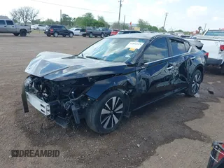2022 Nissan Altima SV with VIN 1N4BL4DV9NN361630, listed as a IAAI auction lot 41866319 with 18,045 mi miles and . Bid and sale history available at carsss.com. Image 2.