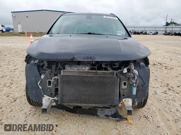 2018 Jeep Compass Altitude z VIN 3C4NJCBBXJT438483, wystawiony jako Copart lot #56781665 z przebiegiem 67 255 mil mil oraz Szkoda całkowita • Salvage title. Historia ofert i sprzedaży dostępna na DreamBid. Obrazek 5.