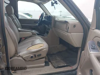 2004 Chevrolet Tahoe LT z VIN 1GNEK13Z84J240257, wystawiony jako IAAI lot #42313270 z przebiegiem 471 223 mil mil oraz . Historia ofert i sprzedaży dostępna na DreamBid. Obrazek 5.