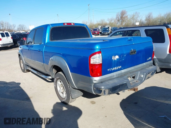 2004 Toyota Tundra SR5 with VIN 5TBET34184S444112, listed as a IAAI auction lot 41989446 with 249,820 mi miles and . Bid and sale history available at DreamBid. Image 3.