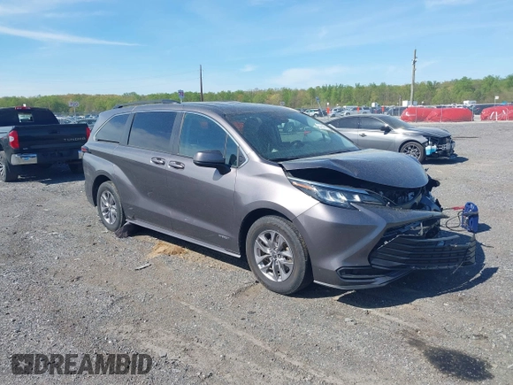 2021 Toyota Sienna LE z VIN 5TDKSKFCXMS031520, wystawiony jako IAAI lot #42080878 z przebiegiem 66 336 mil mil oraz . Historia ofert i sprzedaży dostępna na DreamBid. Obrazek 1.