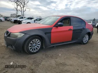 2009 BMW 3 Series 328i z VIN WBAPH57529NM32513, wystawiony jako Copart lot #46552715 z przebiegiem 169 183 mil mil oraz Szkoda całkowita • Salvage title. Historia ofert i sprzedaży dostępna na DreamBid. Obrazek 1.