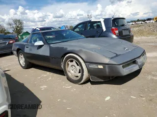 1988 Chevrolet Corvette z VIN 1G1YY2182J5119855, wystawiony jako Copart lot #73824664 z przebiegiem Nie podano mil oraz Szkoda całkowita • Salvage title. Historia ofert i sprzedaży dostępna na DreamBid. Obrazek 4.
