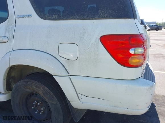 2004 Toyota Sequoia Limited with VIN 5TDZT38A04S213613, listed as a IAAI auction lot 42061362 with 179,027 mi miles. Bid and sale history available at carsss.com. Image 14.