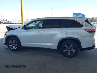 2015 Toyota Highlander Limited z VIN 5TDYKRFH0FS046559, wystawiony jako IAAI lot #42288804 z przebiegiem 106 643 mil mil oraz . Historia ofert i sprzedaży dostępna na DreamBid. Obrazek 14.