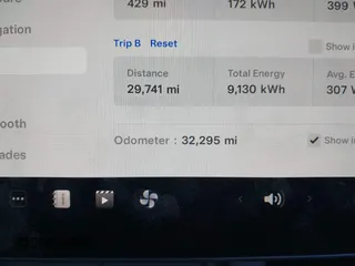 2023 Tesla Model Y Long Range with VIN 7SAYGDEE1PA053683, listed as a IAAI auction lot 42124517 with 32,295 mi miles. Bid and sale history available at carsss.com. Image 14.