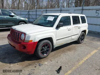 2010 Jeep Patriot Sport with VIN 1J4NT2GB5AD589535, listed as a IAAI auction lot 42021916 with 175,797 mi miles. Bid and sale history available at carsss.com. Image 2.
