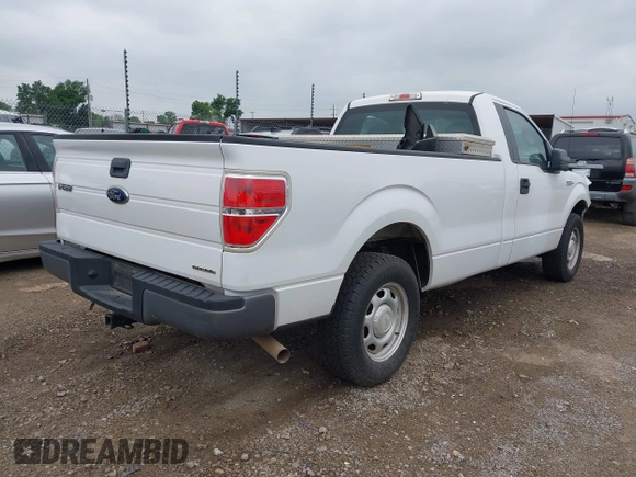 2014 Ford F-150 XL z VIN 1FTMF1CM9EKE34269, wystawiony jako IAAI lot #42240264 z przebiegiem 91 743 mil mil oraz . Historia ofert i sprzedaży dostępna na DreamBid. Obrazek 4.
