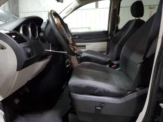 2008 Dodge Grand Caravan SE z VIN 1D8HN44H88B176470, wystawiony jako Copart lot #53282145 z przebiegiem 126 620 mil mil oraz Szkoda całkowita • Salvage title. Historia ofert i sprzedaży dostępna na DreamBid. Obrazek 7.