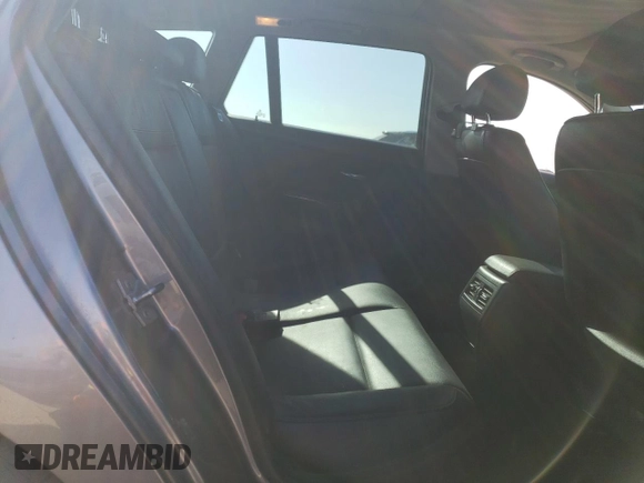 2011 BMW 3 Series 328i with VIN WBAUT9C52BA191581, listed as a Copart auction lot 82901954 with 164,378 mi miles and Clean title. Bid and sale history available at DreamBid. Image 10.