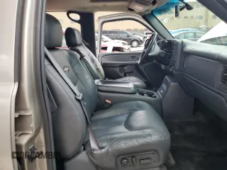 2002 Chevrolet Avalanche z VIN 3GNEC13T72G190765, wystawiony jako Copart lot #67849754 z przebiegiem Nie podano mil oraz Szkoda całkowita • Salvage title. Historia ofert i sprzedaży dostępna na DreamBid. Obrazek 7.