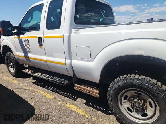 2014 Ford F-250 XL with VIN 1FT7X2B61EEB37353, listed as a IAAI auction lot 42587665 with 123,533 mi miles and . Bid and sale history available at DreamBid. Image 6.