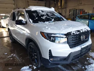 2025 Honda Passport Black Edition z VIN 5FNYF8H84SB003594, wystawiony jako IAAI lot #41582469 z przebiegiem Nie podano mil oraz . Historia ofert i sprzedaży dostępna na DreamBid. Obrazek 1.